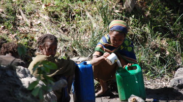 Szukając wody w studni